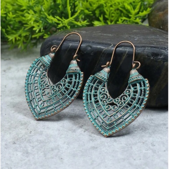 New! Emery Rose Hollowed Out Turquoise Patina Earrings - Picture 2 of 2